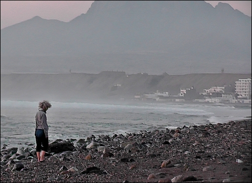 huanchaco in looking among rocks